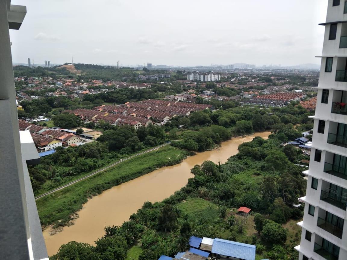 Amni Homestay Vista Bangi Muslim Preferred Kajang Extérieur photo